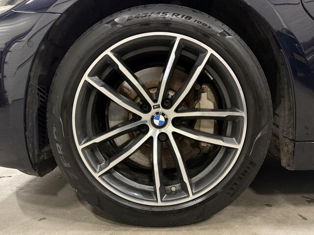 BMW 5-SERIE Touring 530e M-Sport PANO/HARMAN&KARDON/360CAMERA/ALCANTARA-SPORT/STANDKACHEL/CARPLAY/18"M-SPORT/PRIVACY/SHADOW-LINE/CARBONSCHWARZ/RECENT OH BEURT GEHAD BIJ BMW DEALER