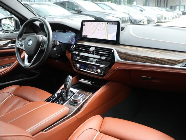 BMW 5-SERIE 530e xDrive High Executive I Trekhaak I Leder I Keyless I Camera