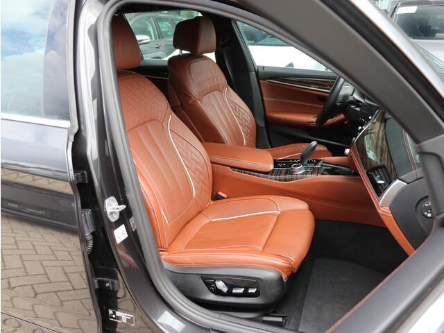 BMW 5-SERIE 530e xDrive High Executive I Trekhaak I Leder I Keyless I Camera