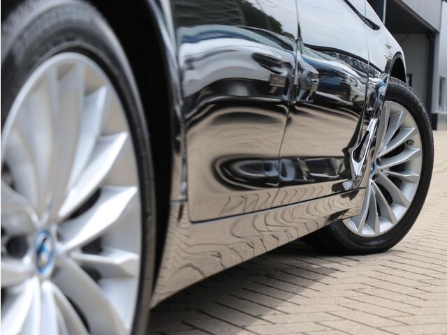 BMW 5-SERIE 530e xDrive High Executive I Trekhaak I Leder I Keyless I Camera