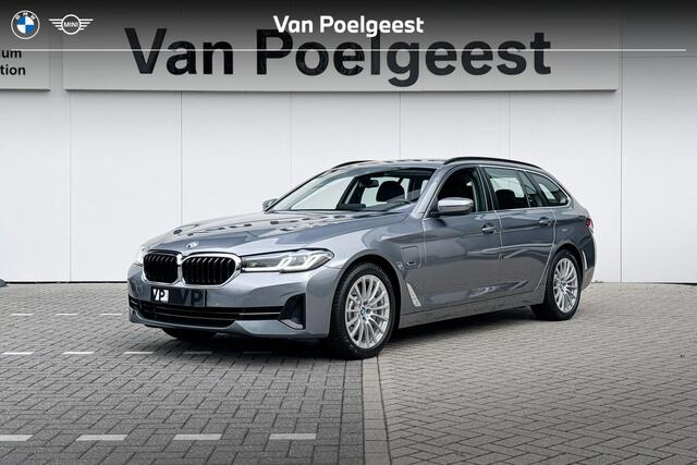 BMW 5-SERIE Touring 520e Business Edition Plus Comfortstoelen | Laserlicht | Trekhaak | Leder | Summer Sale 50
