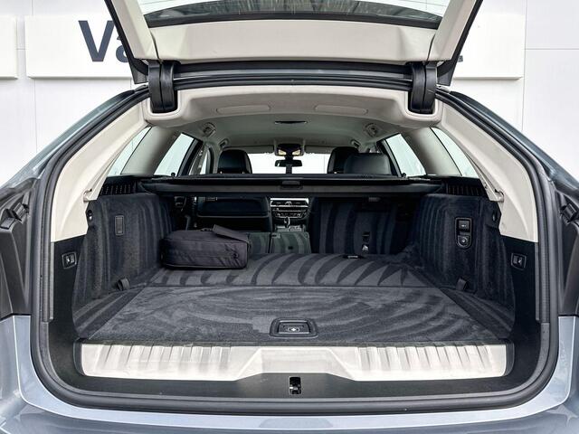BMW 5-SERIE Touring 520e Business Edition Plus Comfortstoelen | Laserlicht | Trekhaak | Leder | Summer Sale 50