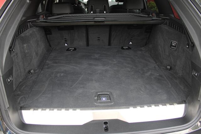 BMW 5-SERIE Touring 530e xDrive 293PK HIGH EXECUTIVE M SPORT | DYNAMISCHE DEMPING | COMFORT ACCESS | WARMTEWEREND GLAS | ADAPTIEVE LED KOPLAMPEN | PARKEERSENSOREN VOOR EN ACHTER | ACHTERUITRIJ CAMERA | DRAADLOZE TELEFOONLADER | DRAADLOZE APPLE CARPLAY/ANDROID AUTO | 