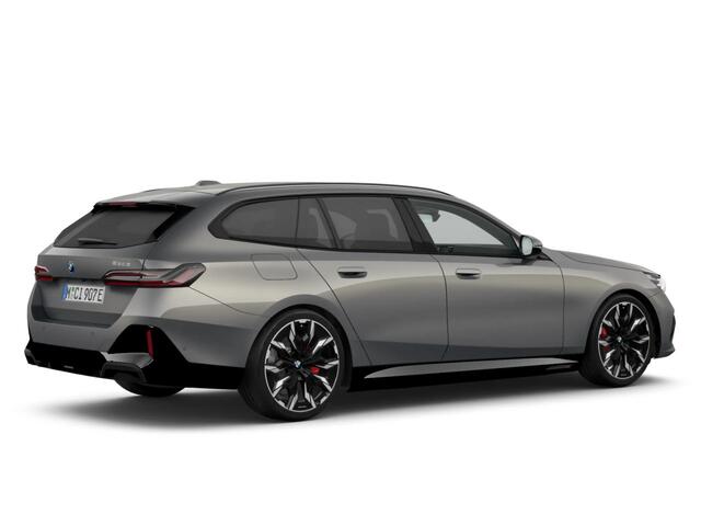 BMW 5-SERIE Touring 550e xDrive | M Sportpakket | Individual lak | Innovation pakket | Comfort pakket