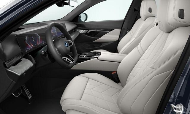 BMW 5-SERIE 530e | M Sport Edition | M Sportpakket | Equipment Pack Pro | Travel Pack
