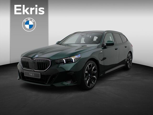 BMW 5-SERIE Touring 530e | M Sportpakket Pro | Individual Lak | Innovation Pack | Comfort Pack | Iconic Glow