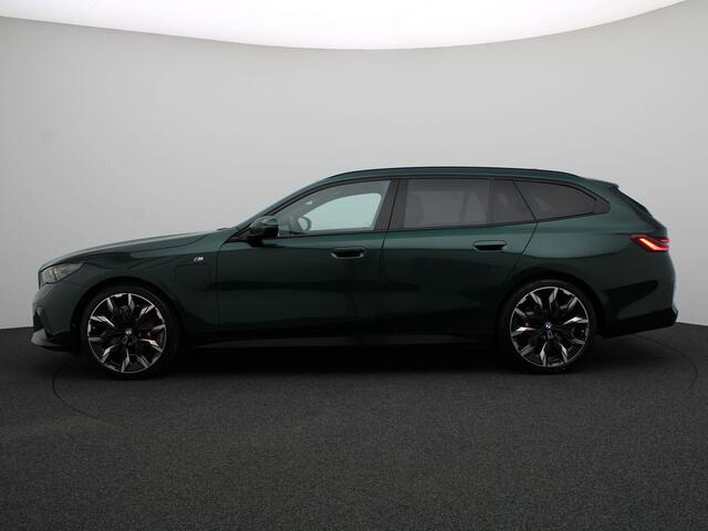 BMW 5-SERIE Touring 530e | M Sportpakket Pro | Individual Lak | Innovation Pack | Comfort Pack | Iconic Glow