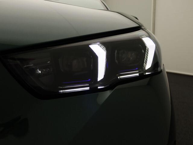 BMW 5-SERIE Touring 530e | M Sportpakket Pro | Individual Lak | Innovation Pack | Comfort Pack | Iconic Glow