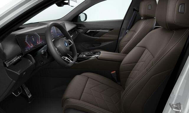 BMW 5-SERIE Touring 530e | M Sportpakket Pro | Individual lak | Travel Pack | Innovation Pack