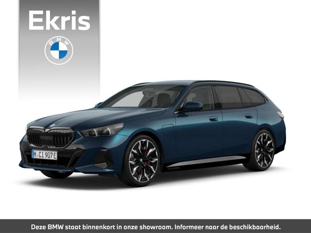 BMW 5-SERIE Touring 550e xDrive | M sportpakket Pro | Individual lak | Innovation pakket | Trekhaak
