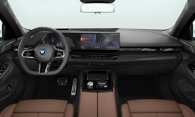 BMW 5-SERIE Touring 550e xDrive | M sportpakket pro | Individual lak | Innovation Pack | Trekhaak
