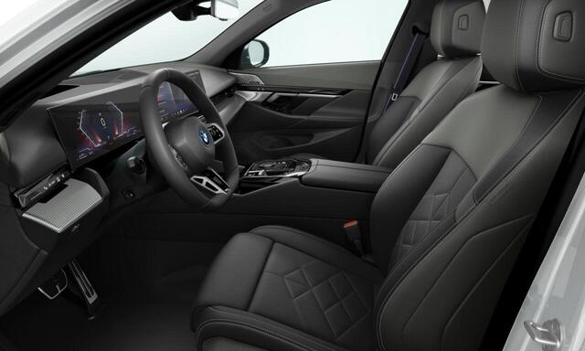 BMW 5-SERIE Touring 530e | M Sportpakket Pro | Individual Lak | Trekhaak | Innovation Pack | Comfort Pack