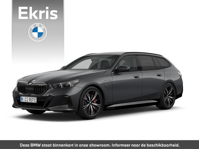 BMW 5-SERIE Touring 530e | M Sportpakket Pro | Individual Lak | Comfort Pack | Travel Pack | Trekhaak