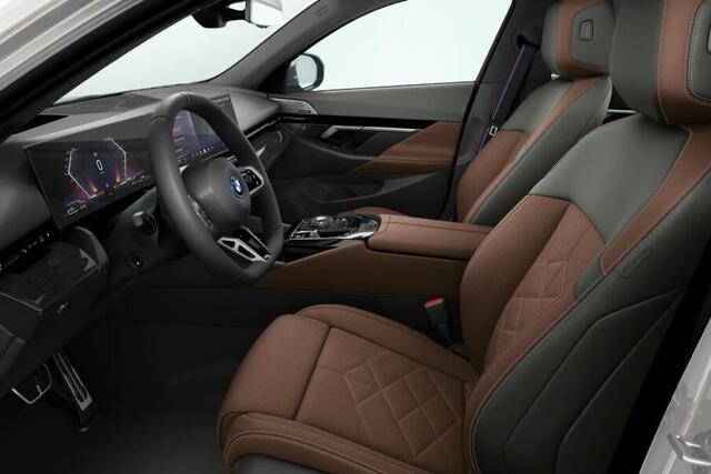 BMW 5-SERIE Touring 530e Innovation Pack M Sportpakket Pro Aut. - Verwacht: Juli 2025