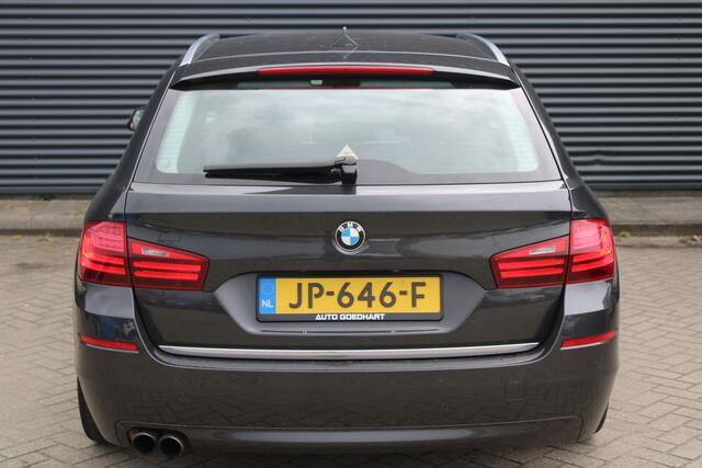 BMW 5-SERIE Touring 520i Luxury Edition