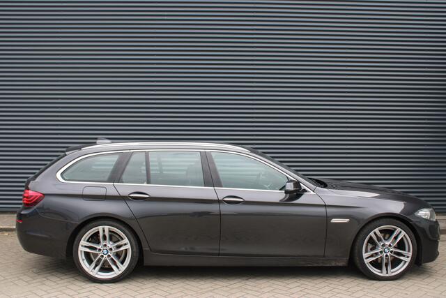 BMW 5-SERIE Touring 520i Luxury Edition