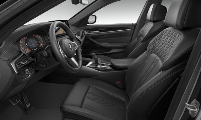 BMW 5-SERIE 540i M-Sport | Special Request Brands Harch Metallic | Trekhaak | CoPilot |