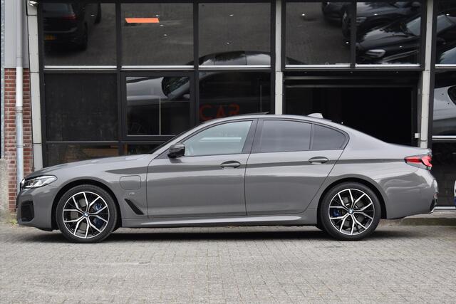 BMW 5-SERIE 545e xDrive High Executive M Sport Pano HUD Camera Stuurvw