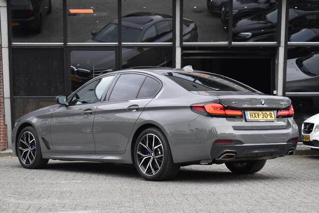 BMW 5-SERIE 545e xDrive High Executive M Sport Pano HUD Camera Stuurvw