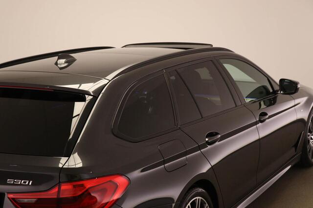 BMW 5-SERIE Touring 530i xDrive M-Sport High Executive | PANORAMADAK | COMFORT ACCES / PARKING- PACK | HEAD UP | SOFTCLOSE | 360 CAMERA | TREKHAAK