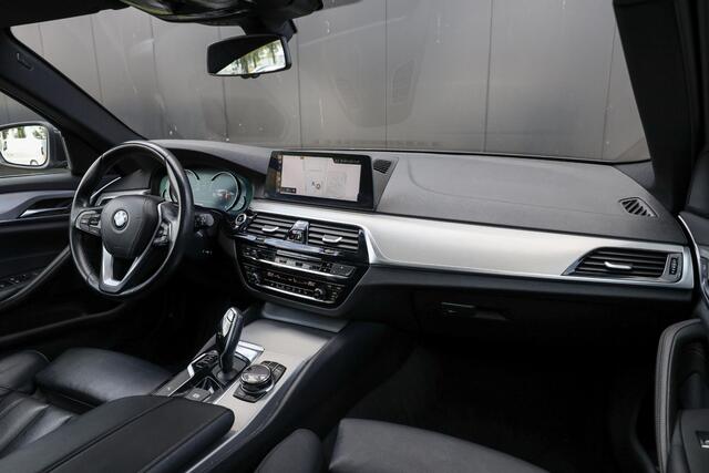 BMW 5-SERIE Touring 530i 252 PK High Executive ? Leder ? Pano ? Keyless