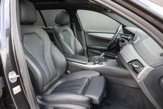 BMW 5-SERIE Touring 530i 252 PK High Executive ? Leder ? Pano ? Keyless