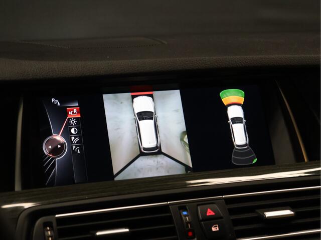 BMW 5-SERIE Touring 528xi M Sport High Executive [ADAPTIVE CRUISE, DIGITAL DASH, HEAD-UP, 360 CAMERA, MEMORY SEATS, STOEL/STUUR VERWARMING, NIEUWSTAAT]