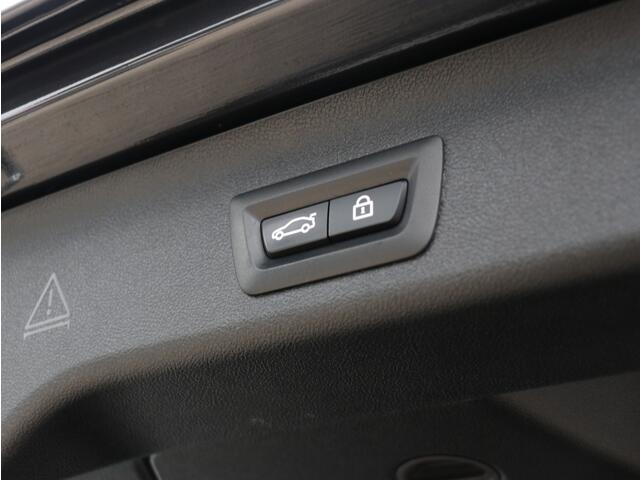 BMW 5-SERIE 530e xDrive High Executive I Leder I Keyless I Dodehoekdetectie