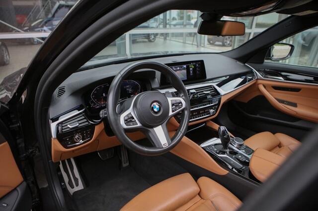 BMW 5-SERIE 520i M-sport | Sfeerverlichting | Schuif/kantel | Memory |