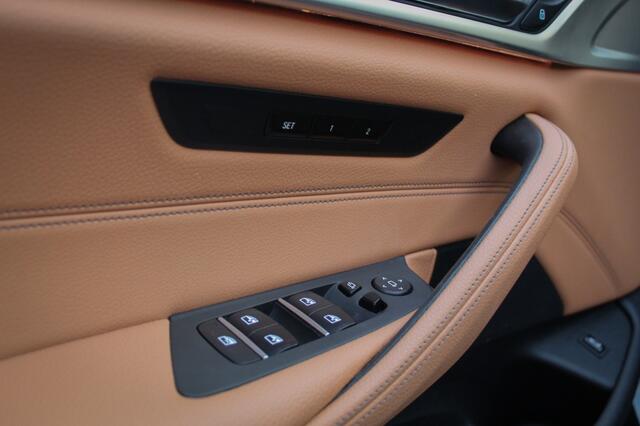 BMW 5-SERIE 520i M-sport | Sfeerverlichting | Schuif/kantel | Memory |