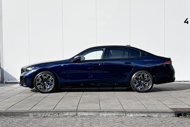 BMW 5-SERIE Sedan 550e xDrive