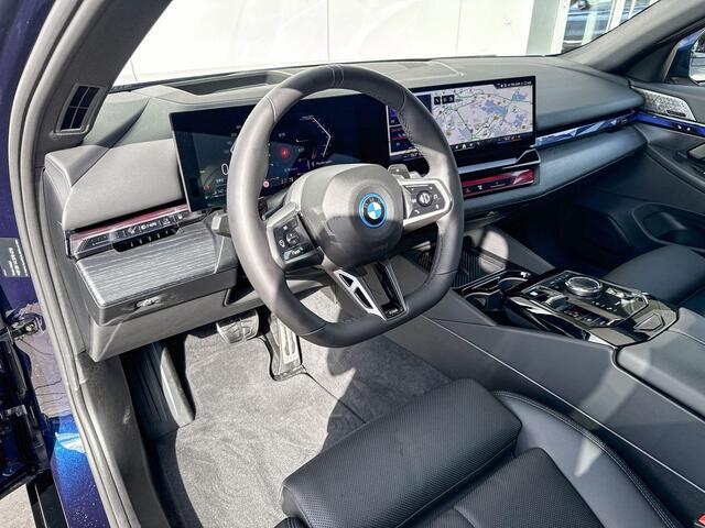 BMW 5-SERIE Sedan 550e xDrive