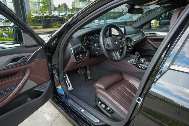 BMW 5-SERIE 540i xDrive 340pk High Executive |M-sportpakket|dealer onderhouden|schuif/kanteldak|Harman&Kardon|HUD|Apple Carplay|luxe lederen bekleding|360 camera|clima control|stoelverwarming|