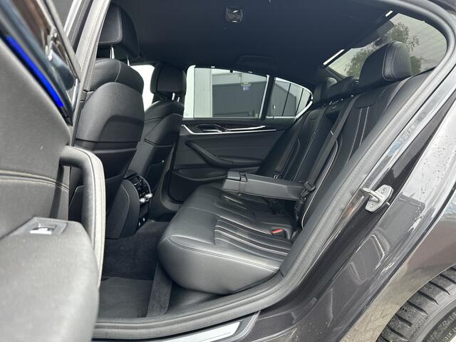 BMW 5-SERIE 530e iPerformance High Executive 297pk | Adaptief demping systeem | Dab | Elektrisch bedienbare achterklep met sensorsturing | LED koplampen | Lichtmetalen velgen 18" | Stuur verwarmd | Zeer complete 5-serie!