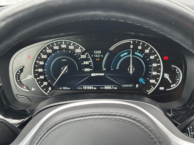 BMW 5-SERIE 530e iPerformance High Executive 297pk | Adaptief demping systeem | Dab | Elektrisch bedienbare achterklep met sensorsturing | LED koplampen | Lichtmetalen velgen 18" | Stuur verwarmd | Zeer complete 5-serie!