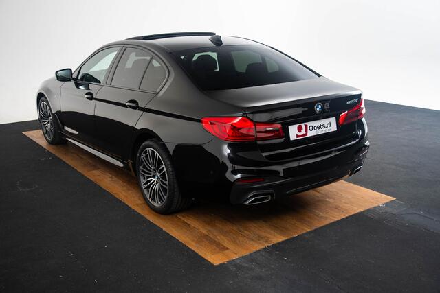 BMW 5-SERIE 530d High Executive M Sport - Schuif/Kanteldak - Comfort Access - Parking/Driving assistant plus - Active Protection - Remote Parking - Comfortstoelen - verwarmde stoelen voor/achter - Head up -