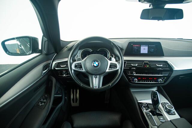 BMW 5-SERIE 530d High Executive M Sport - Schuif/Kanteldak - Comfort Access - Parking/Driving assistant plus - Active Protection - Remote Parking - Comfortstoelen - verwarmde stoelen voor/achter - Head up -
