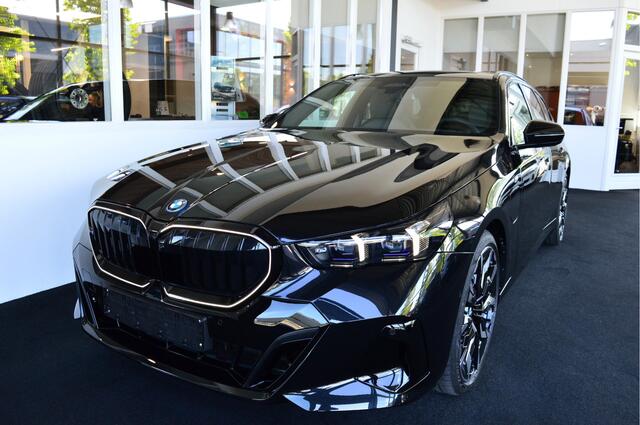 BMW 5-SERIE Touring 550e xDrive Hybride M-Sportedition | G61 Vol !!