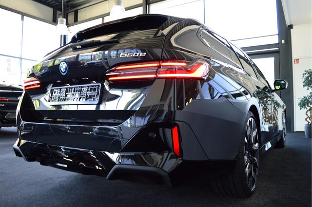 BMW 5-SERIE Touring 550e xDrive Hybride M-Sportedition | G61 Vol !!