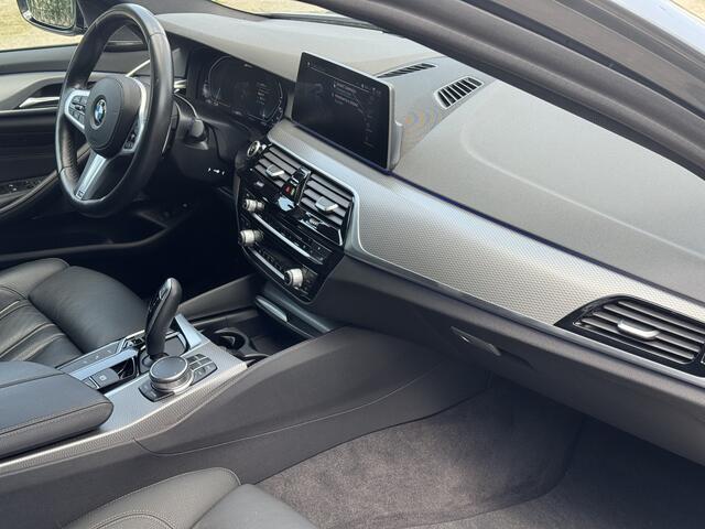 BMW 5-SERIE 530e xDrive iPerformance High Executive M Pakket, Camera, Harman Kardon, Navigatie . Een proefrit levert het bewijs. Neem contact op en we maken een afspraak!