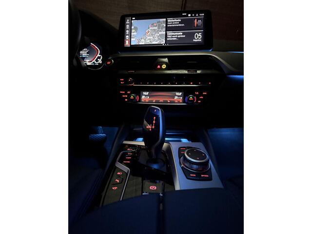 BMW 5-SERIE 530e xDrive M Sport DAK ACC HDUP 360 LASER