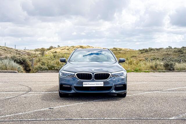BMW 5-SERIE Touring 530i High Executive | M Sport | Glazen Panoramadak | Stoelventilatie | Harman Kardon | Headup Display |