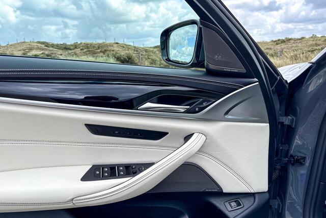 BMW 5-SERIE Touring 530i High Executive | M Sport | Glazen Panoramadak | Stoelventilatie | Harman Kardon | Headup Display |