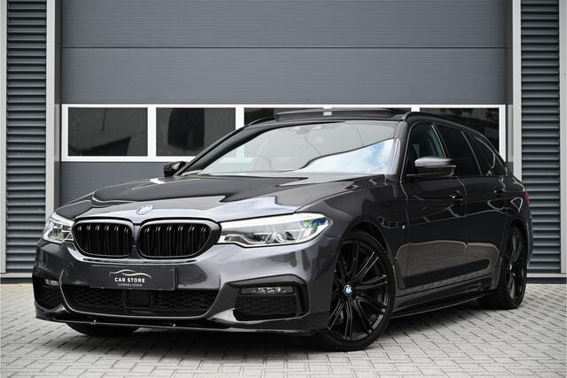 BMW 5-SERIE Touring 520d M-SPORT / PANO / LEDER / HUD / CAMERA / STOELVERWARMING / TELEFOONLADER / 20"
