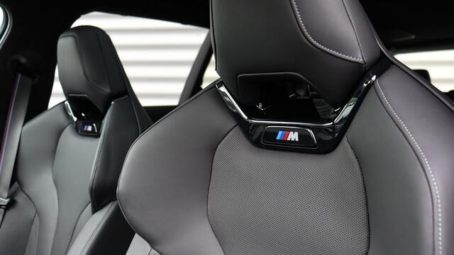 BMW 5-SERIE Touring 550e xDrive M-Sport Pro | Stoelventilatie | Bowers & Wilkins | M Onderstel Professional | Panoramadak | Head-up | Carbon | Trekhaak