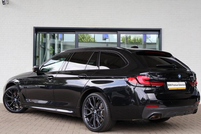 BMW 5-SERIE Touring 530e xDrive M Sportpakket | Driving Assistant | Comfort Access pakket