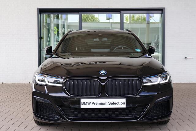 BMW 5-SERIE Touring 530e xDrive M Sportpakket | Driving Assistant | Comfort Access pakket