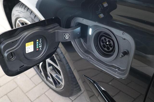 BMW 5-SERIE Touring 530e xDrive M Sportpakket | Driving Assistant | Comfort Access pakket