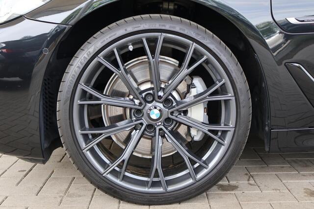 BMW 5-SERIE Touring 530e xDrive M Sportpakket | Driving Assistant | Comfort Access pakket