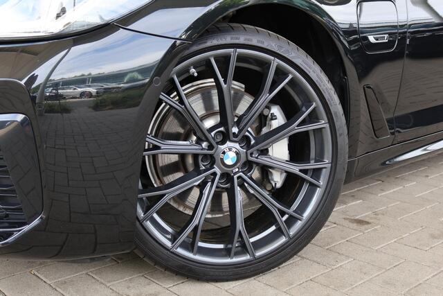 BMW 5-SERIE Touring 530e xDrive M Sportpakket | Driving Assistant | Comfort Access pakket